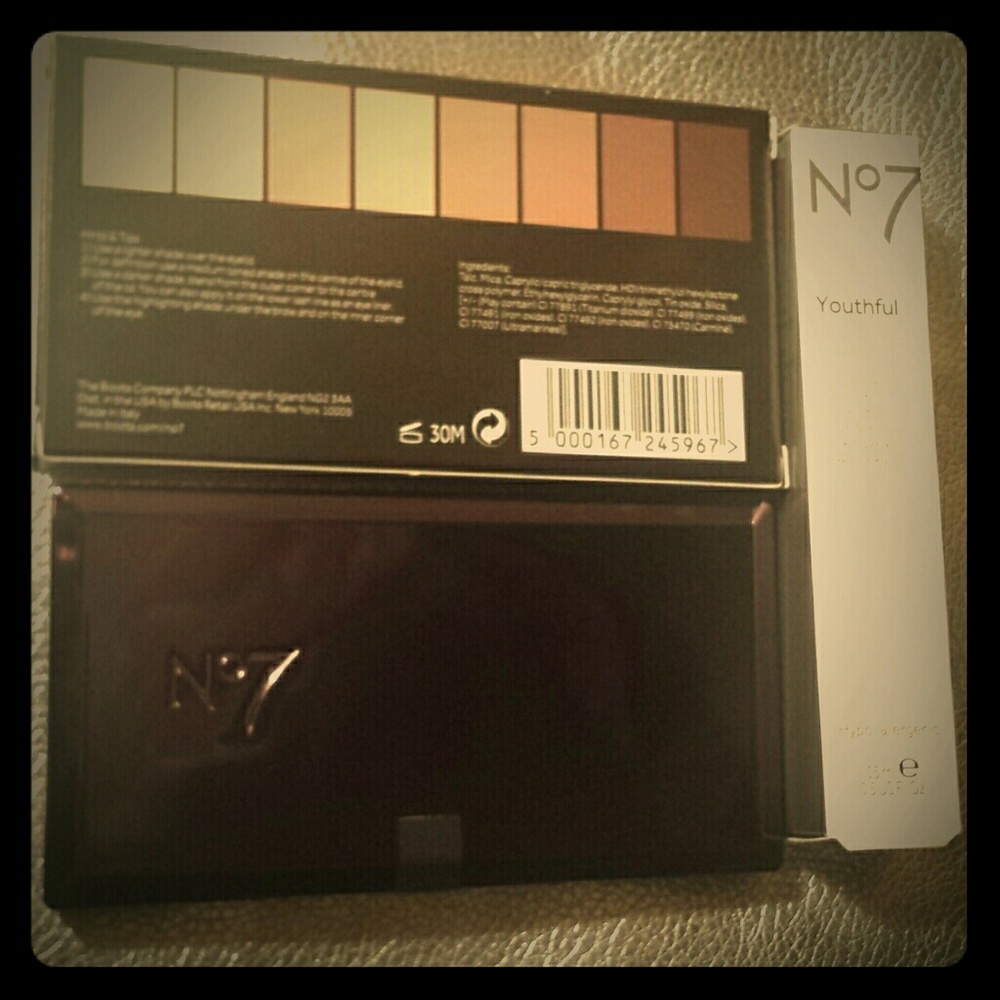 No 7 bundle (eye shadow palette /eye serum)